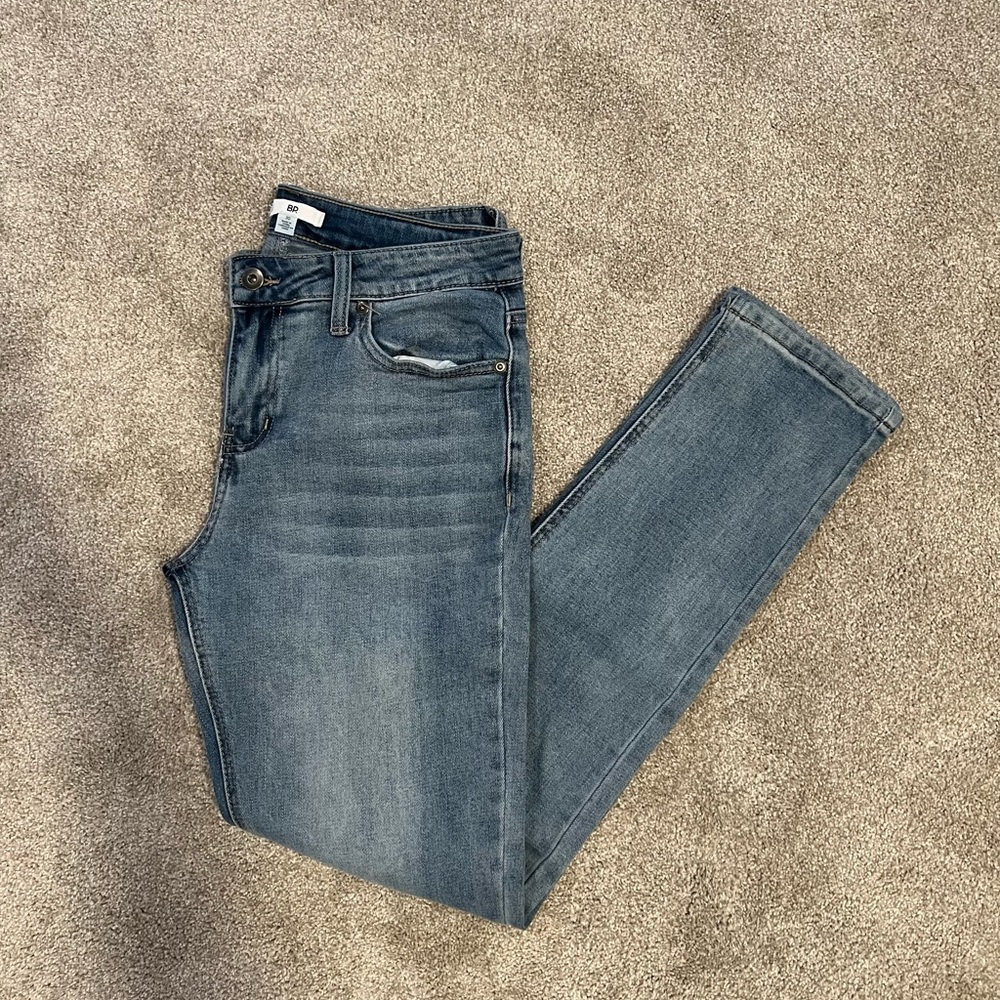 BP LIGHT WASH JEANS